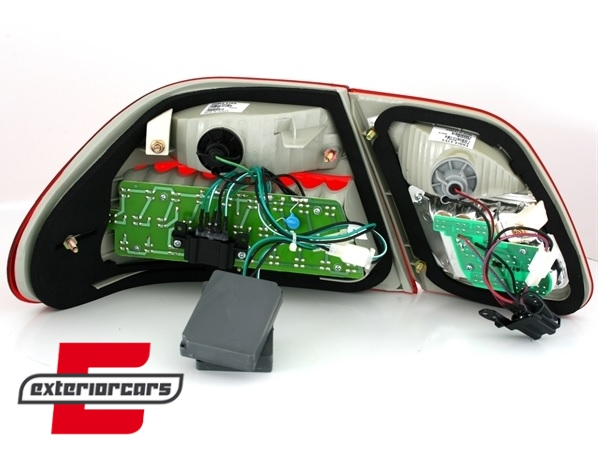 LED stražnja svjetla (crvena/smoke) / Mercedes E-klasa W210 (1995-03.2002), LDME08