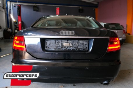 LED stražnja svjetla LedBar dizajn (crvena/smoke) / Audi A6 C6 4F limuzina (2004-07.2008), LDAUG3