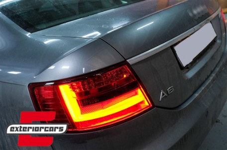LED stražnja svjetla LedBar dizajn (crvena/smoke) / Audi A6 C6 4F limuzina (2004-07.2008), LDAUG6