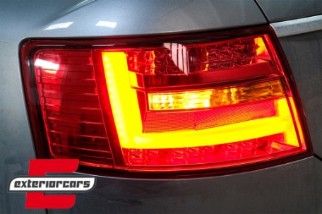 LED stražnja svjetla LedBar dizajn (crvena/smoke) / Audi A6 C6 4F limuzina (2004-07.2008), LDAUG6