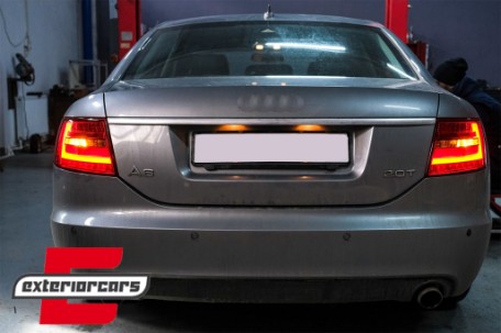 LED stražnja svjetla LedBar dizajn (crvena/smoke) / Audi A6 C6 4F limuzina (2004-07.2008), LDAUG6