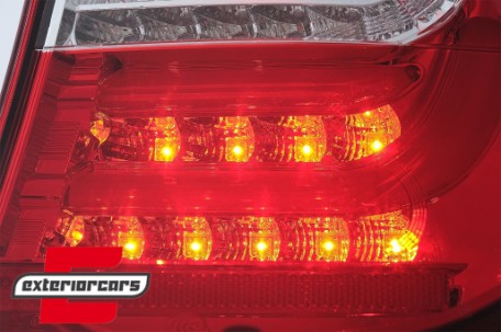 LED stražnja svjetla LightBar dizajn (crvena/kristal) / BMW serije 1 E81 E87 (2004-08.2007), LDBM82