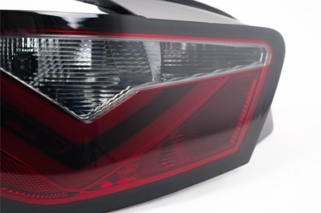 LED stražnja svjetla LightBar dizajn (crvena/kristal) / Seat Ibiza 6J (2008-2012) hatchback 3V, LDSE21