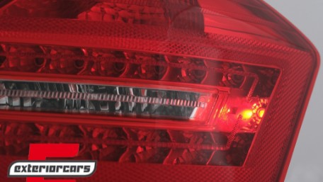 LED stražnja svjetla SEQ žmigavci Facelift dizajn (crvena/kristal) / Mercedes S-klasa W221 (2005-2009), LDMED0