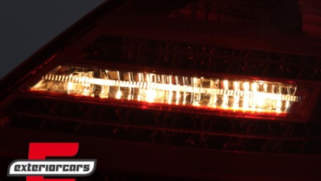 LED stražnja svjetla SEQ žmigavci Facelift dizajn (crvena/kristal) / Mercedes S-klasa W221 (2005-2009), LDMED0