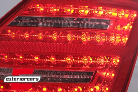 LED stražnja svjetla SEQ žmigavci Facelift dizajn (crvena/kristal) / Mercedes S-klasa W221 (2005-2009), LDMED0