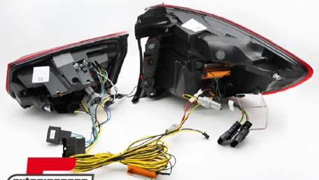 LED stražnja svjetla SEQ žmigavci LCI dizajn (crvena/kristal) / BMW serije 3 F31 karavan (2011-2019), LDBMN3