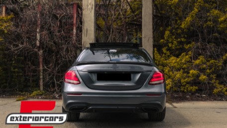 Lip bunkera AMG dizajn (mat crna) / Mercedes E-klasa W213 (2016-2023), TSMBW213