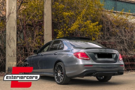 Lip bunkera AMG dizajn (mat crna) / Mercedes E-klasa W213 (2016-2023), TSMBW213