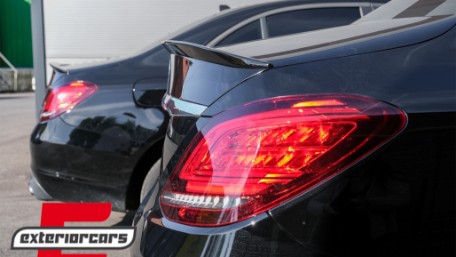 Lip bunkera AMG dizajn (piano crna) / MERCEDES C-klasa W205 limuzina (2014-2020), 39980SET