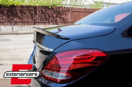Lip bunkera AMG dizajn (piano crna) / MERCEDES C-klasa W205 limuzina (2014-2020), 39980SET