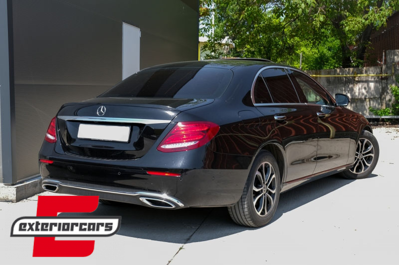 Lip bunkera AMG dizajn (piano crna) / Mercedes E-klasa W213 (2016-2023), GCP-2138501
