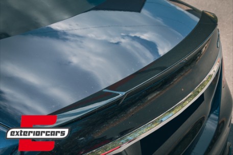 Lip bunkera B-dizajn (piano crna) / Mercedes E-klasa W213 (2016-2019), TSMBW213B