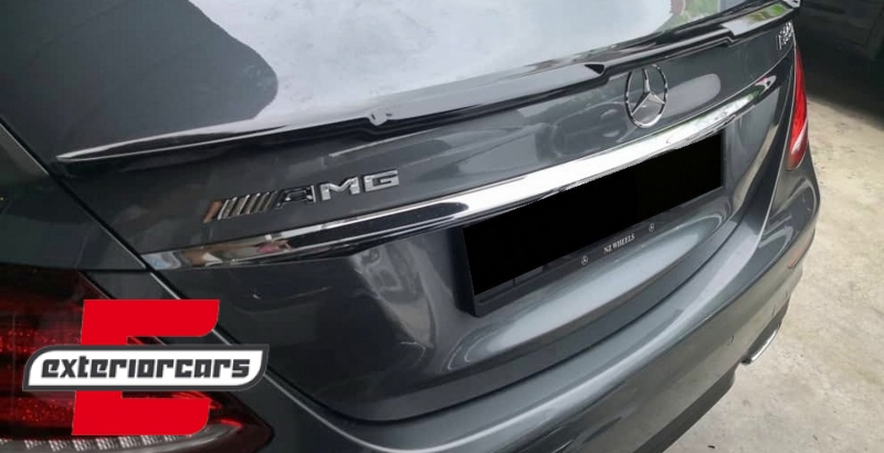 Lip bunkera B-dizajn (piano crna) / Mercedes E-klasa W213 (2016-2019), TSMBW213NPB