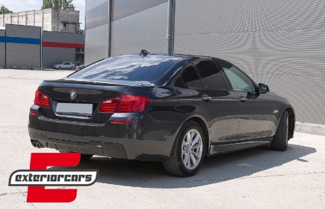 Lip bunkera M5 dizajn (piano crna) / BMW serije 5 F10 (2010-2017), 5111166-4