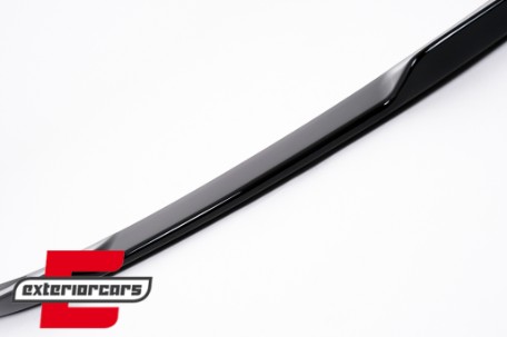 Lip bunkera V1 dizajn (piano crna) / Alfa Romeo Giulia 952 (2016-2021), TSALFG952