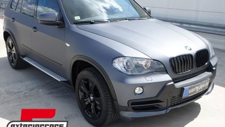 Lukovi kotača M-dizajn & 32 komada plastičnih spojnica / BMW X5 E70 (2007-2013), COWABME70CLIPS