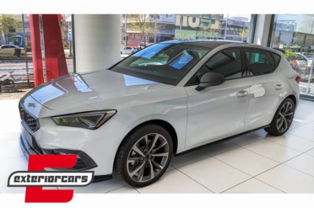 Nastavci pragova (piano crna) / Seat Leon Mk4 (2020-), SSSTLEMK4