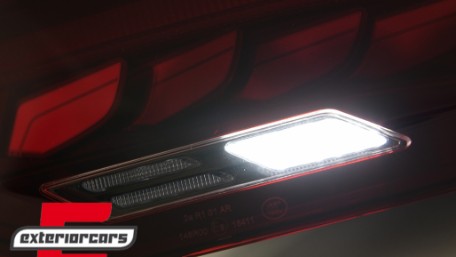OLED Full LED stražnja svjetla SEQ žmigavci (crvena) / BMW serije 2 F22 F23 M2 F87 (2013-2021), LDBML1