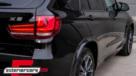 Poklopci retrovi
zora M-dizajn (piano crna) / BMW X3 F25 X4 F26 X5 F15 X6 F16 (2009-2019), GCP-025050