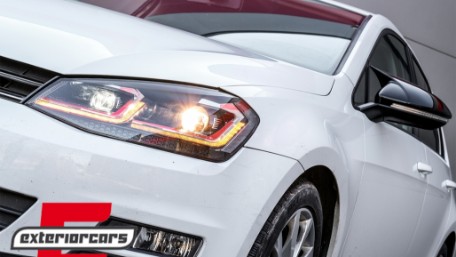 Poklopci retrovizora (piano crna) / VW Golf VII 7 & 7.5 (2013-2019) Touran II (2015-2016) Golf Alltrack (2014-2017), MCVWG7PB