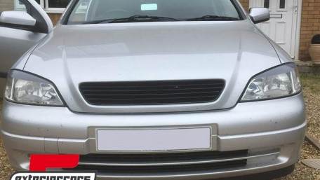 Prednja maska bez znaka (crna) / Opel Astra G (1998-2005), 6320027OE