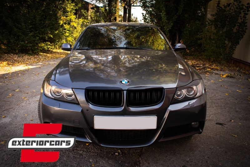 Prednja maska M3 look (piano crna) / BMW serije 3 E90 E91 (2005-2008), 40393