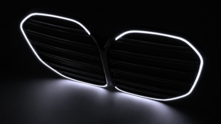 Prednja maska M4 dizajn + LED (piano crna) / BMW serije 4 G22 G23 (2020-2027), FGBMG22LD