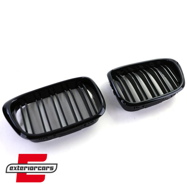 Prednja maska M5 look (piano crna) / BMW serije 5 E39 (1997-2003), 5211072JOE