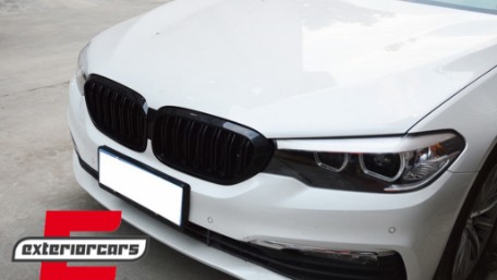 Prednja maska M5 look (piano crna) / BMW serije 5 G30 limuzina G31 karavan (2017-06.2020), 5211106JOE