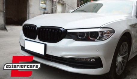 Prednja maska M5 look (piano crna) / BMW serije 5 G30 limuzina G31 karavan (2017-06.2020), 5211106JOE