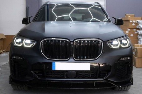 Prednja maska Performance dizajn + LED (piano crna) / BMW X5 G05 (2018-03.2023), FGBMG05LD