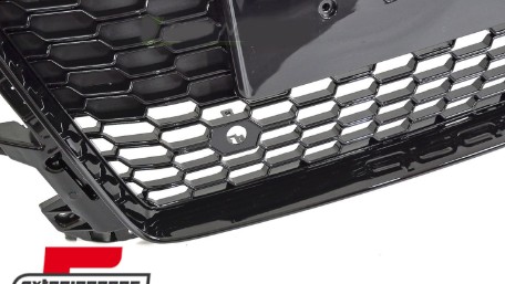 Prednja maska Quattro TTRS dizajn (piano crna) / Audi TT FV 8S (2015-2019), GRAUD4