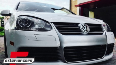 Prednja maska R32 dizajn (brušeni aluminij) / VW Golf 5 V (2003-2007), FGVWG5R32