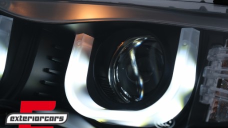 Prednja svjetla 3D Angel Eyes (crna) / BMW serije 3 E46 Facelift limuzina karavan (2001-2005), LPBM96