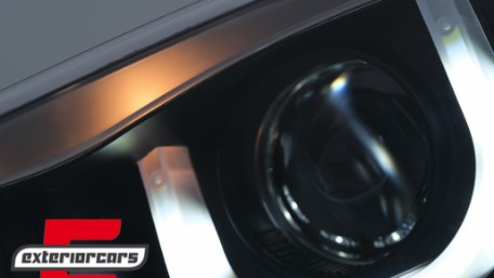 Prednja svjetla 3D Angel Eyes (crna) / BMW serije 3 E46 Facelift limuzina karavan (2001-2005), LPBM96