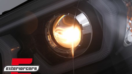 Prednja svjetla 3D Angel Eyes TubeLight DRL (crna) / BMW X5 E70 (2007-2013), LPBMG9