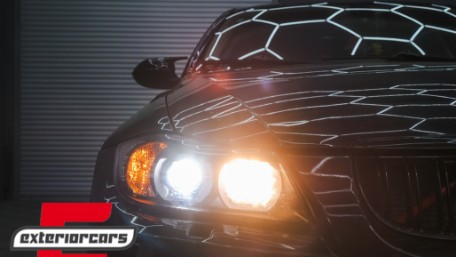 Prednja svjetla 3D LED Angel Eyes U-dizajn Xenon (crna) / BMW serije 3 E90 limuzina E91 karavan (03.2005-08.2008), LPBMI6
