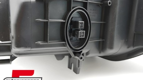 Prednja svjetla 3D LED Angel Eyes U-dizajn Xenon (crna) / BMW serije 3 F30 F31 limuzina karavan (10.2011-05.2015), LPBML8