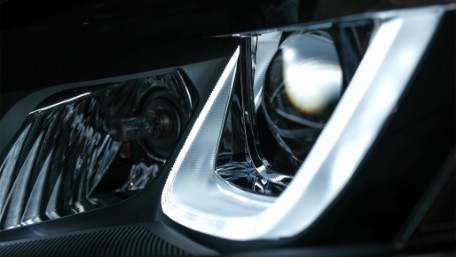 Prednja svjetla 3D LED DRL SEQ žmigavci R-line dizajn / VW Golf 7 VII (2012-2017), LPVX03
