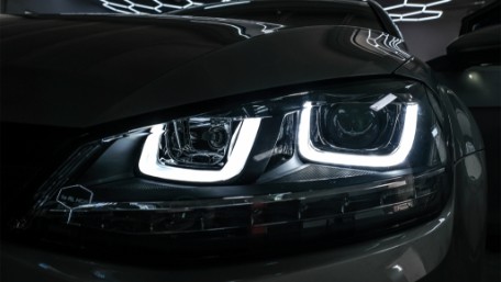 Prednja svjetla 3D LED DRL SEQ žmigavci R-line dizajn / VW Golf 7 VII (2012-2017), LPVX03