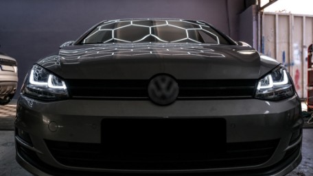 Prednja svjetla 3D LED DRL SEQ žmigavci R-line dizajn / VW Golf 7 VII (2012-2017), LPVX03