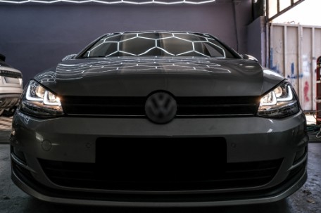 Prednja svjetla 3D LED DRL SEQ žmigavci R-line dizajn / VW Golf 7 VII (2012-2017), LPVX03