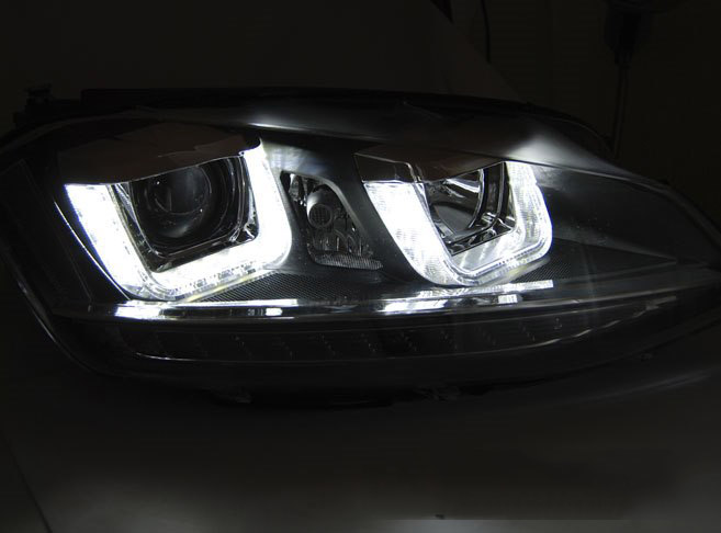 Prednja svjetla 3D LED U-dizajn (crna/crvena lajsna) / Volkswagen Golf VII (2012-2017), LPVWP2