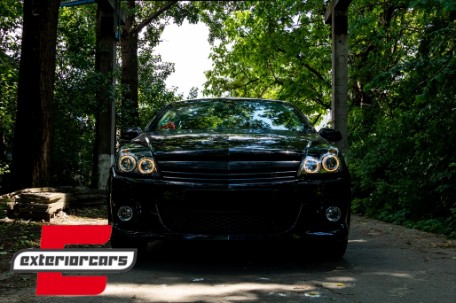 Prednja svjetla Angel Eyes (crna) / Opel Astra H (2004-2010), LPOP72