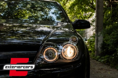 Prednja svjetla Angel Eyes (crna) / Opel Astra H (2004-2010), LPOP72