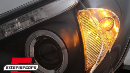 Prednja svjetla Angel Eyes (crna) / Toyota Hilux (2005-2011), LPTO08