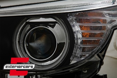 Prednja svjetla CCFL Angel Eyes Xenon (crna) / BMW serije 5 E60 E61 (2003-2004), LPBMC7