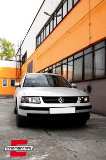 Prednja svjetla (crna) / Volkswagen Passat B5 3B (11.1996-08.2000), LPVW37