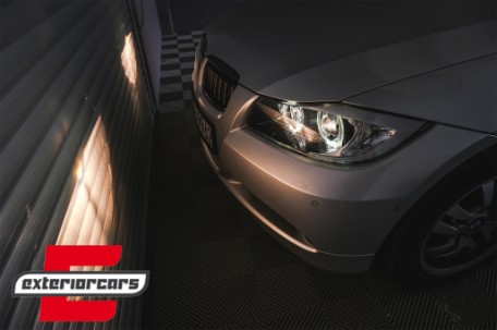 Prednja svjetla LED Angel Eyes (crna) / BMW serije 3 E90 limuzina E91 karavan (03.2005-2011), LPBME4